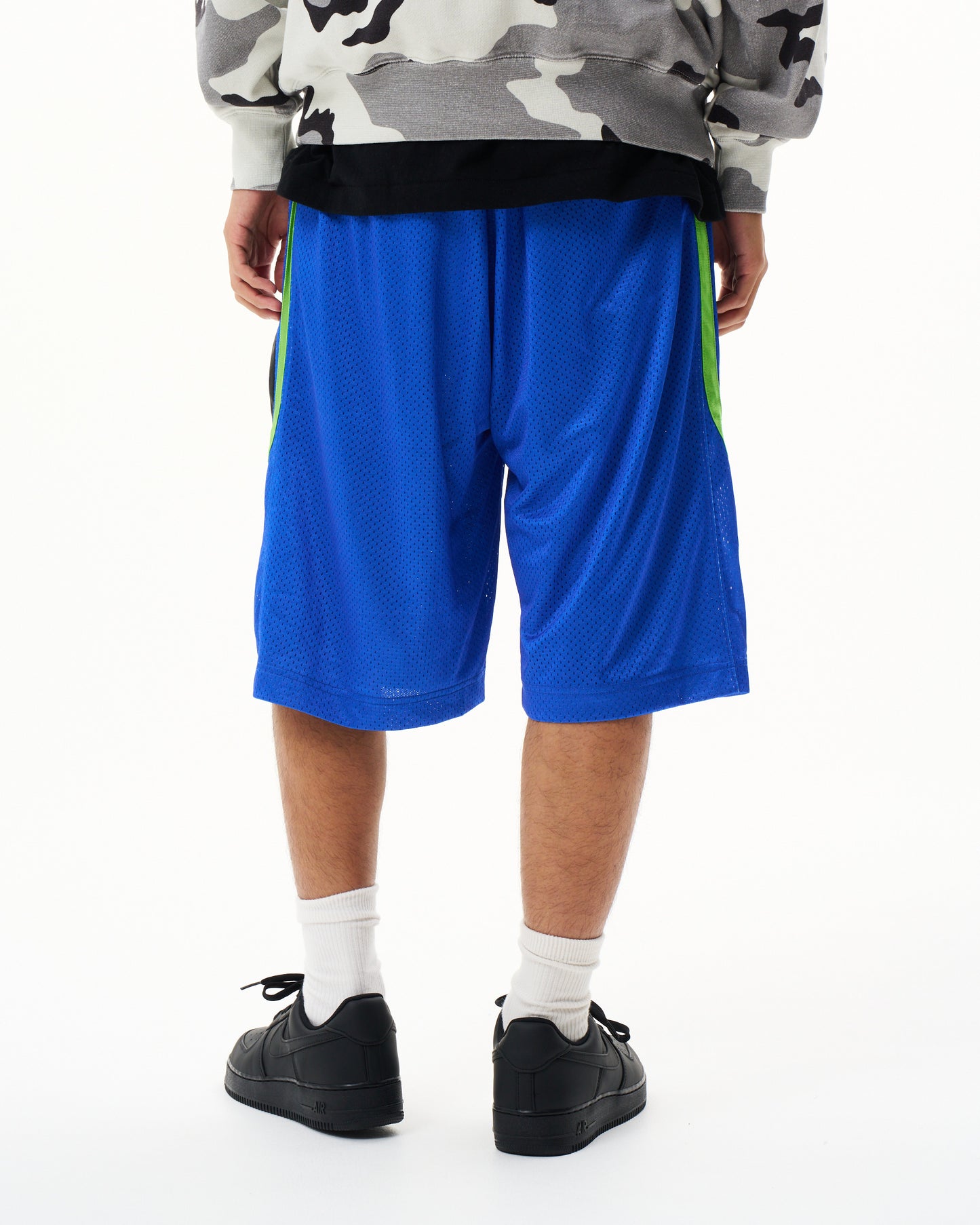 Piped Mesh Short